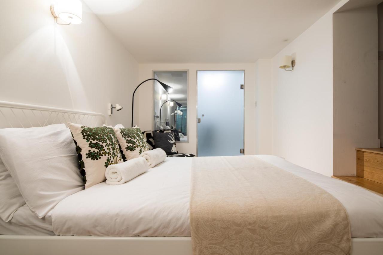 One Palace Gate Apartment *