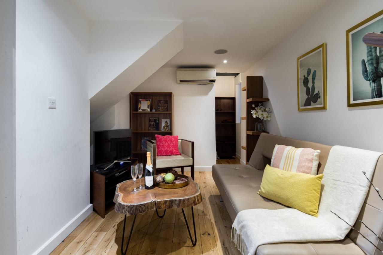 One Palace Gate Apartment